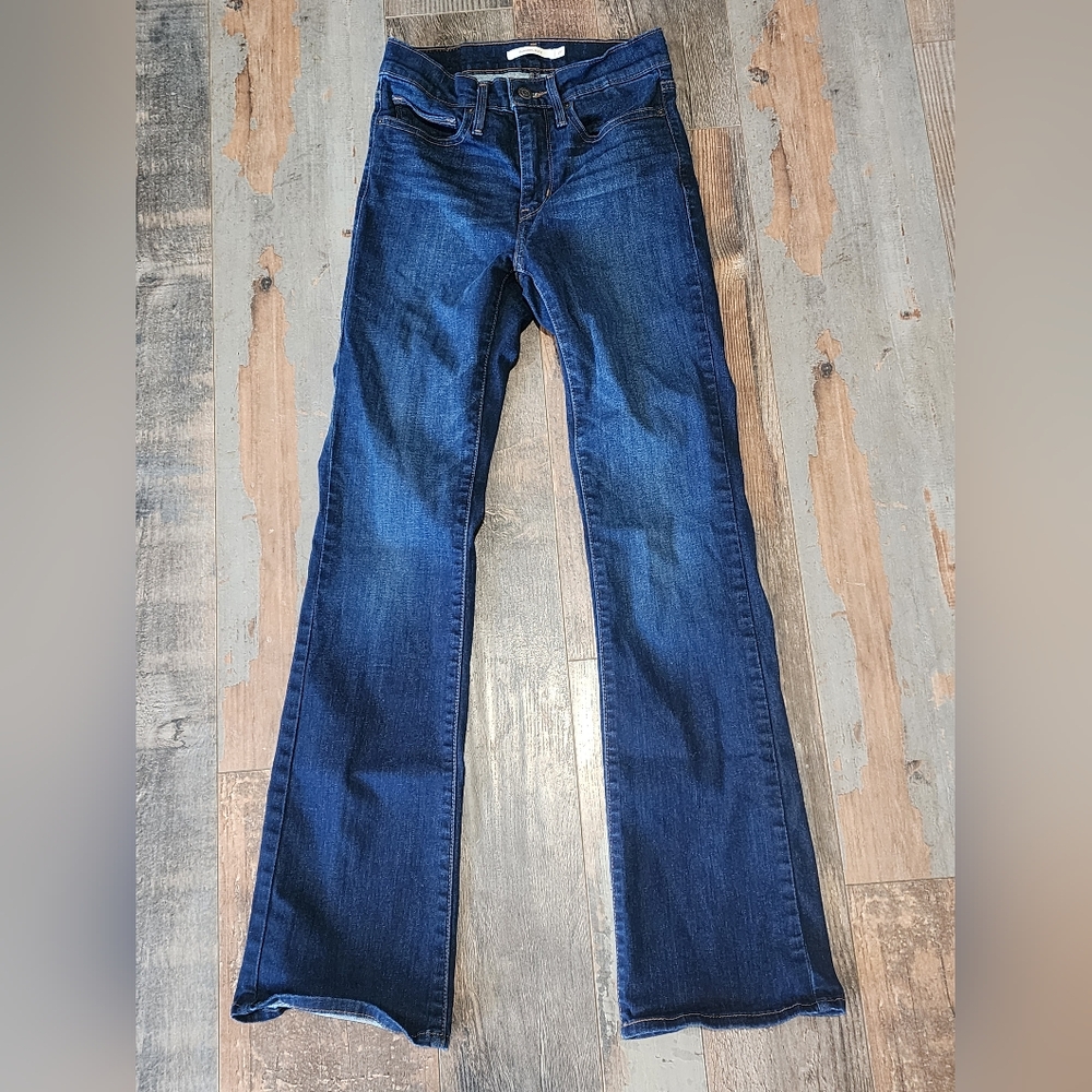 Women's Levi slimming bootcut jeans 27x30